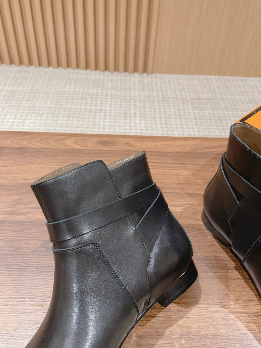 ua H**mes neo ankle boot