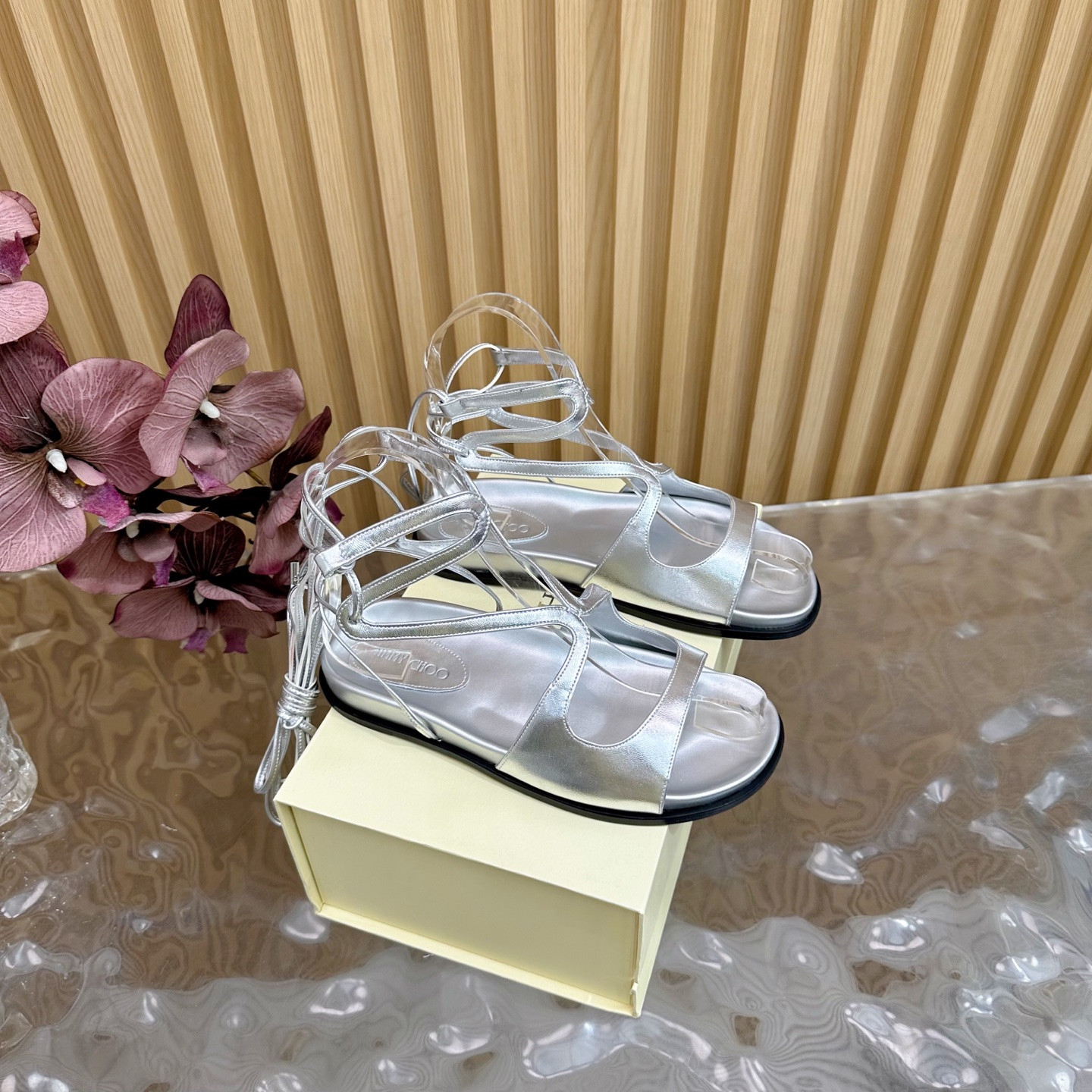 ua Ji*y Ch* sandals