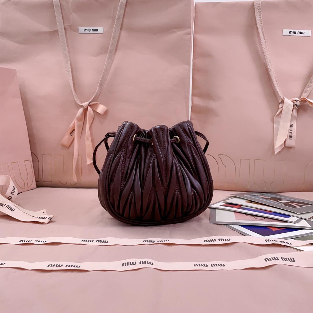 Miu Miu Matelassé Nappa Leather Pouch 14x16x7.5cm