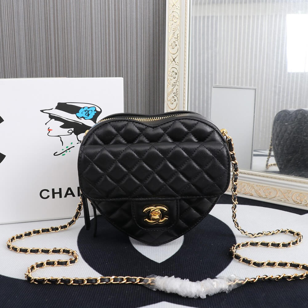 Ch*el 22s heart bag